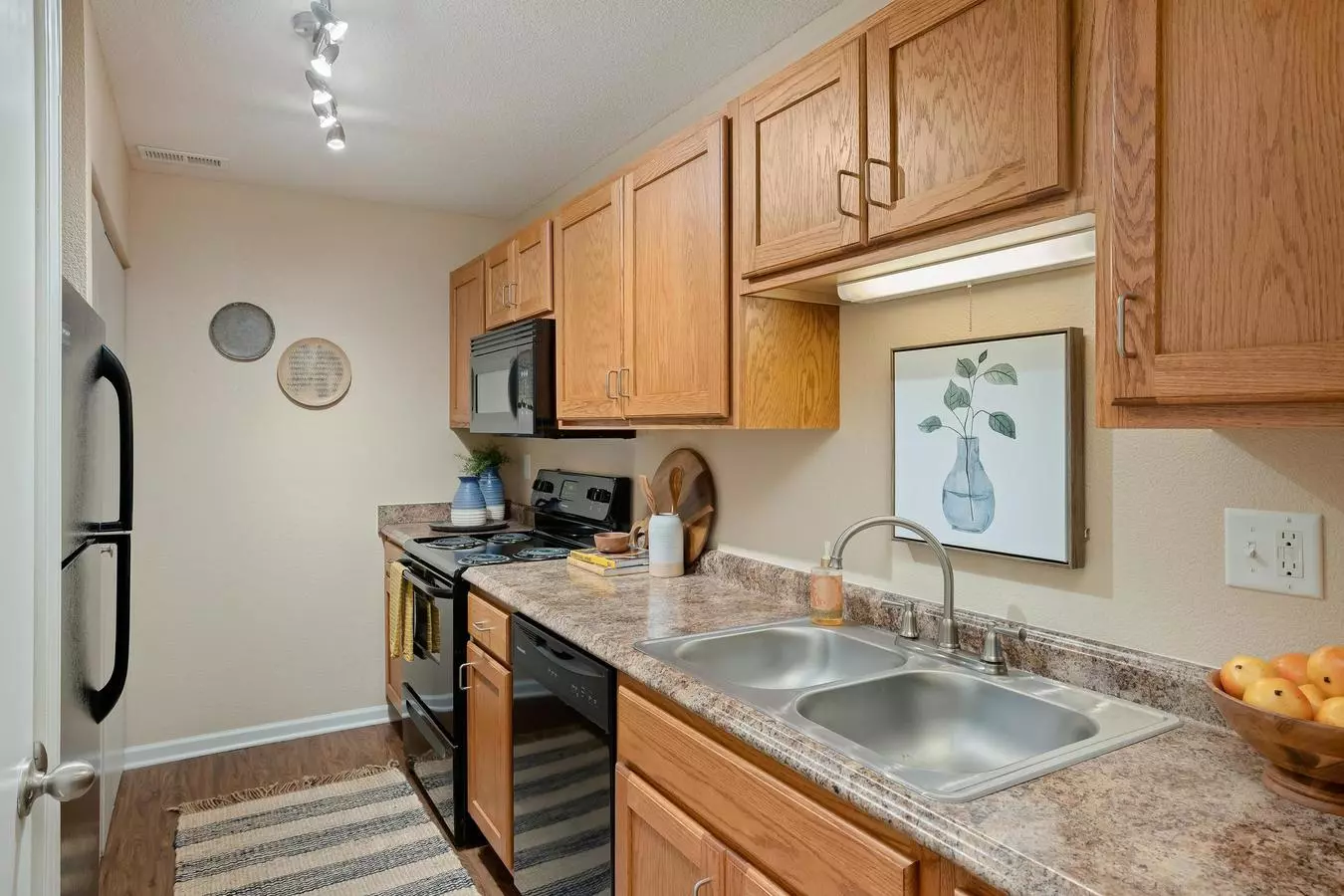 Pointe Royal Apartment for rent in Overland Park, KS
