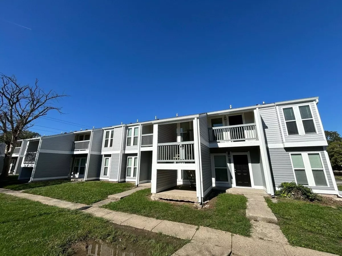 Stone Lake Apartment for rent in Indianapolis, IN