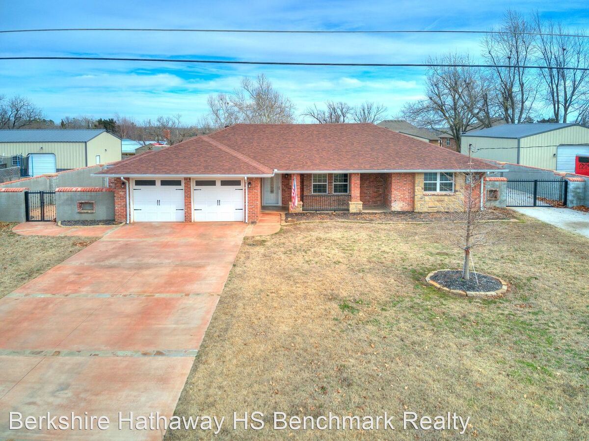 2920 Clarke St Choctaw, OK House for Rent Rentable