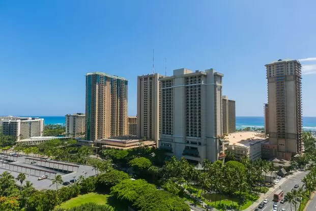 Canterbury Place - Fully Renovated With High-end Appliances And Fixtures, This Luxury 2 Bedroom, 2 Bath On The 20th Floor Offers Panoramic Views Of Diamond Head, The Ocean, And Waikiki Beach. Apartment for rent in Honolulu, HI