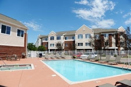 Hearthstone Apartments And Townhomes Apartment for rent in Apple Valley, MN