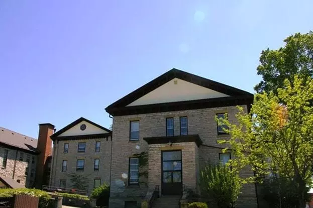Rountree Hall Apartments Apartment for rent in Platteville, WI
