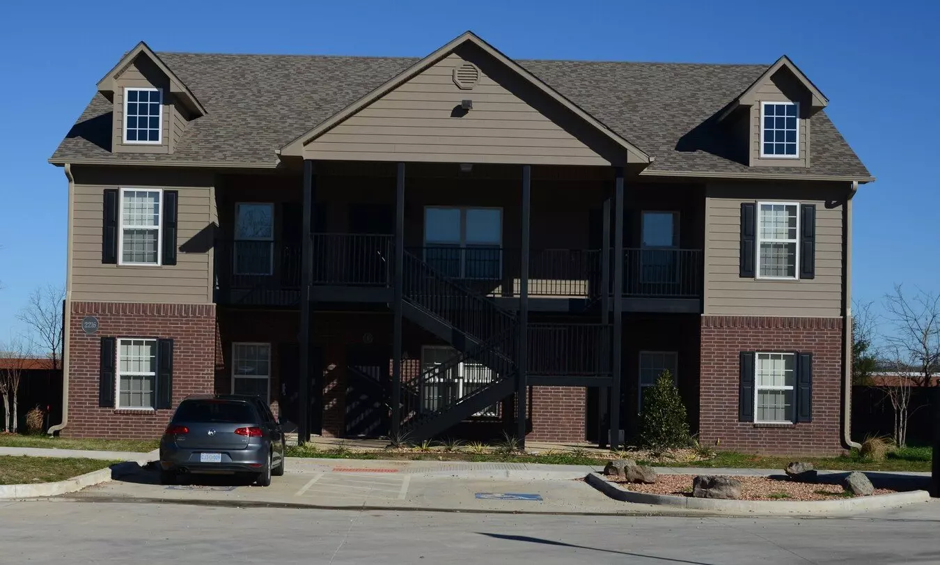 Ag - Arlington Gardens Apartment for rent in Ada, OK