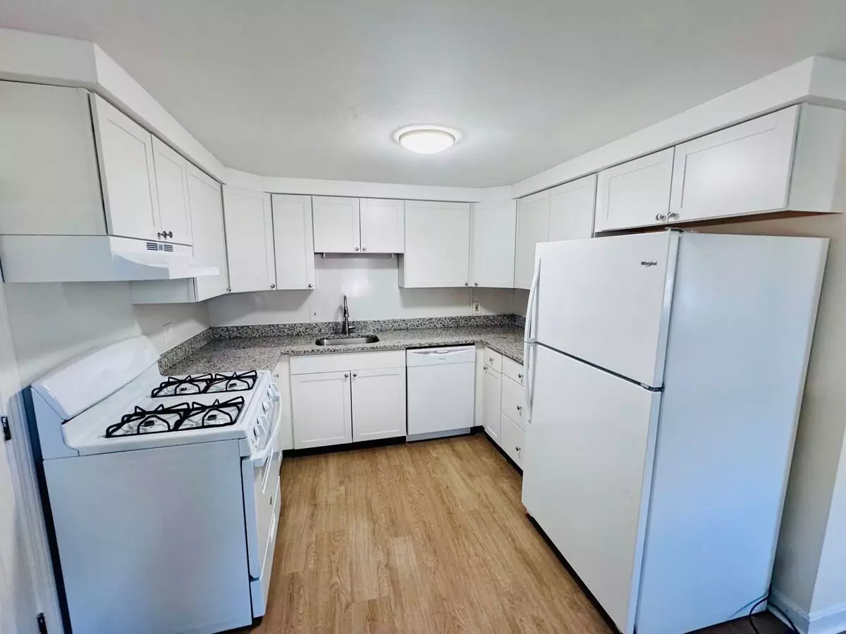 413 High St Apartment for rent in Hampton, NH