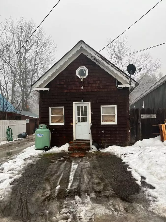 For Rent: Charming Single Family Home In Downtown Ossipee, Nh House for rent in Ossipee, NH