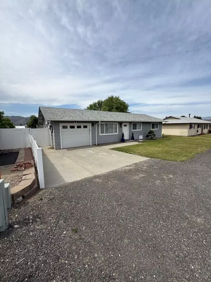 318 S Jarvis House for rent in East Wenatchee, WA