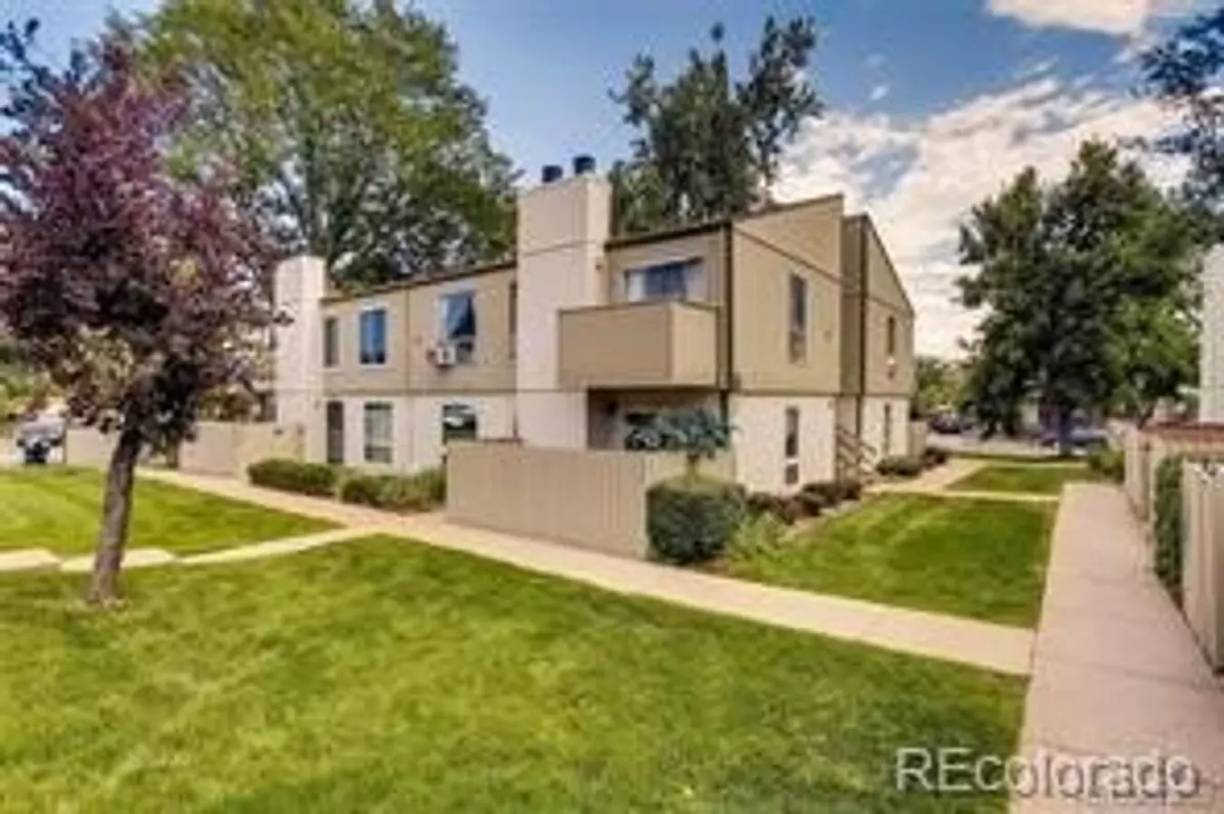 Nice 2-bedroom, 2-bathroom Townhome With Fireplace And Swimming Pool! Section 8 Accepted! House for rent in Lakewood, CO