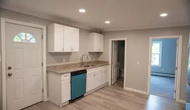 2 of 10 4 St Paul Apartment for rent in Westfield, MA