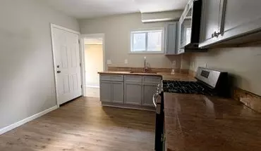 4 of 14 15-17 Greenwich St Apartment for rent in Springfield, MA