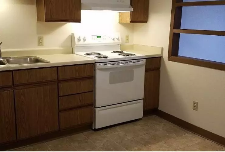 2 of 3 Windsor Greens Apartment for rent in Faribault, MN