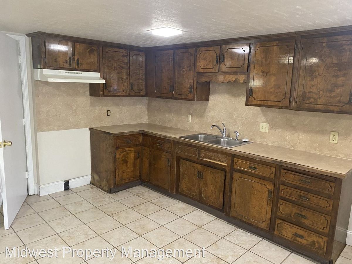 1109 Pine St Eudora, KS House for Rent Rentable