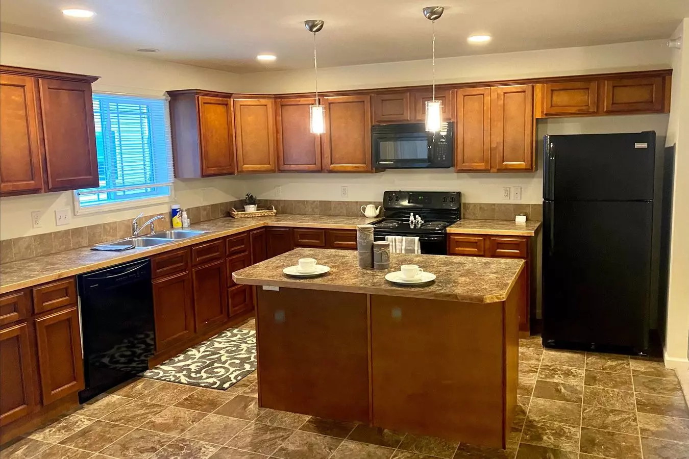 Phoenix Ridge Apartment for rent in Williston, ND