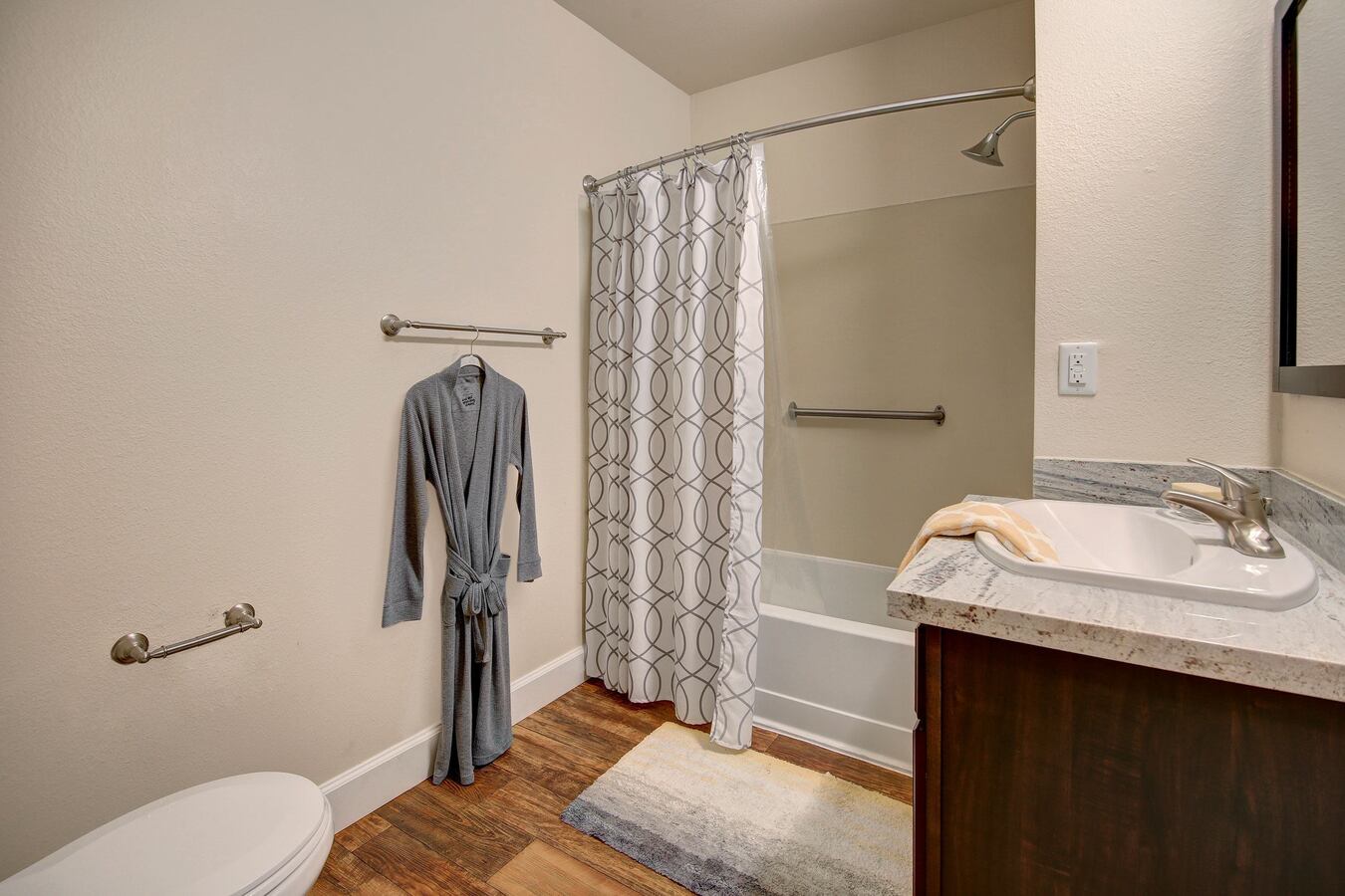 Foster Greens Apartments Tukwila, WA Rentable