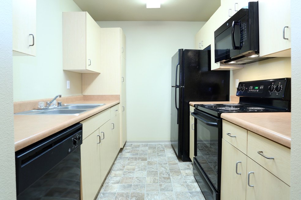 Stonebrook Apartments 12210 Se Petrovitsky Road Renton, WA