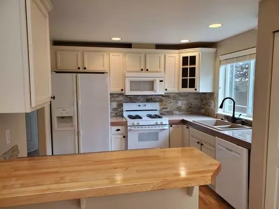 3 Bd., 2.5 Ba. Home In Ne Bellingham Near Bakerview And Hannegan Apartment for rent in Bellingham, WA