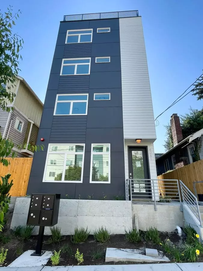 Iris Apts 6B Is Now Leasing! Apartment for rent in Seattle, WA