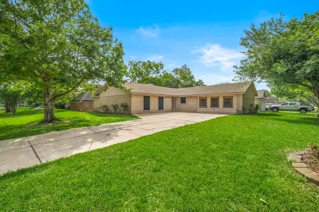 Lovely 3 Bedroom 2 Bath W/ Potential 4 Bedroom Or Game Room. Full Privacy Fence Backyard With Large Patio! Apartment for rent in Alvin, TX