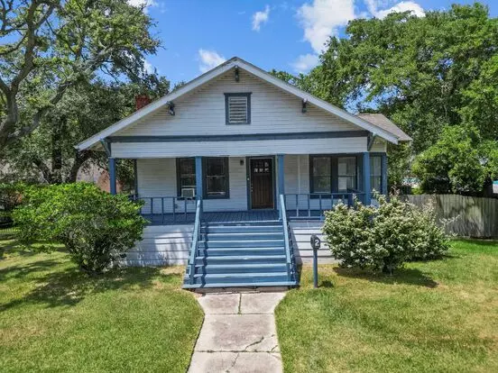 Charming 3 Bedroom 1940's Bungalow! Apartment for rent in Texas City, TX