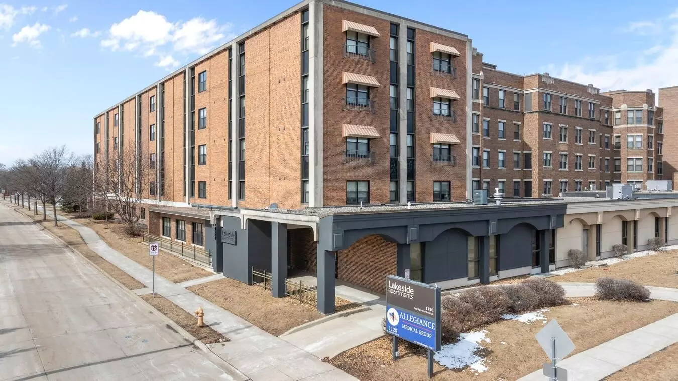 Fall Special - First Months Rent! Free! Spacious 2 Bedroom 2 Bath Modern Apartment Next To Menominee Park Apartment for rent in Oshkosh, WI