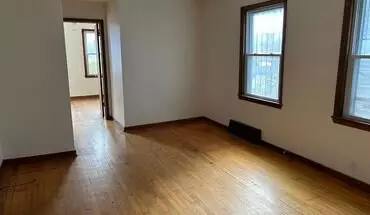 2 of 25 2 Bdrm 1 Bth Lower Unit Duplex In Nice Neighborhood Apartment for rent in Milwaukee, WI