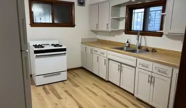 5 of 25 2 Bdrm 1 Bth Lower Unit Duplex In Nice Neighborhood Apartment for rent in Milwaukee, WI