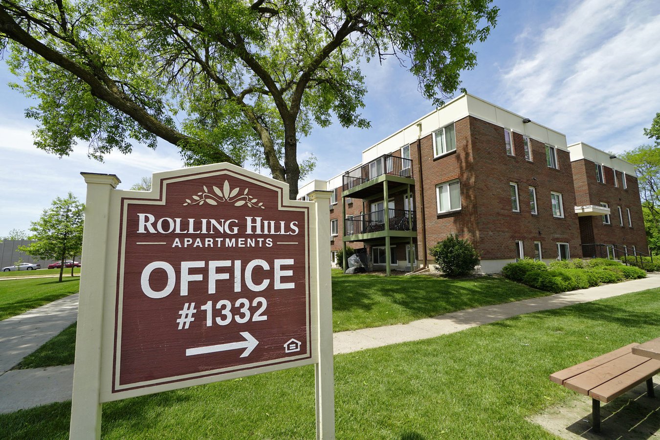 Rolling Hills Apartments 1332 Mississippi St St Paul, MN