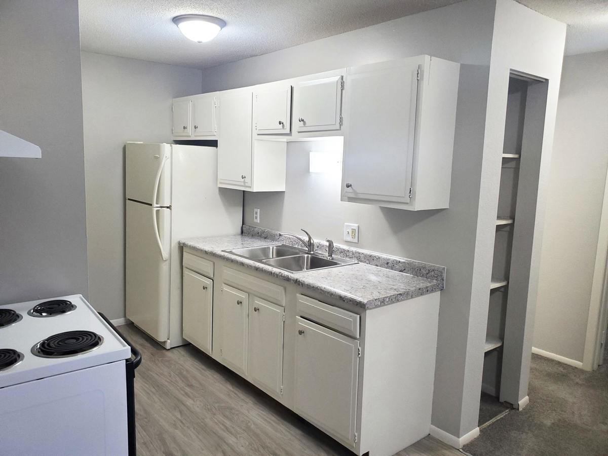 10 Pointe Apartments 1440 10Th Ave Newport, MN Rentable