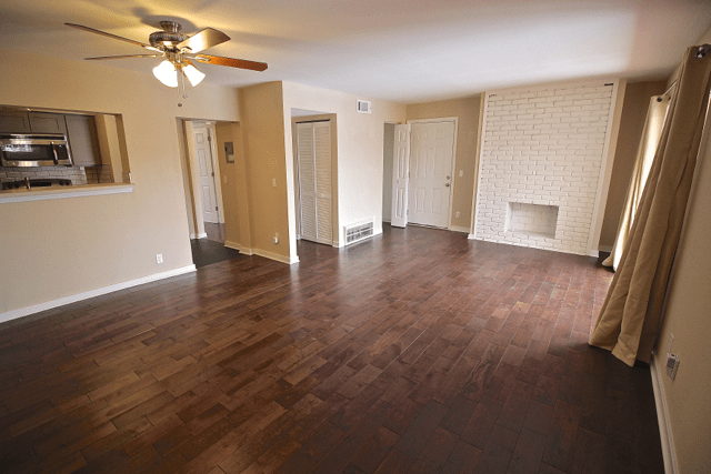 1 Bedroom 1 Bathroom Apartment for rent at Warwick Gardens | Renovated with Serene Courtyard in Kansas City, MO