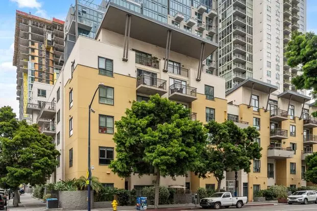Modern 2-bedroom Condo With Premium Amenities In Downtown San Diego Apartment for rent in San Diego, CA Modern 2-bedroom Condo With Premium Amenities In Downtown San Diego Apartment for rent in San Diego, CA