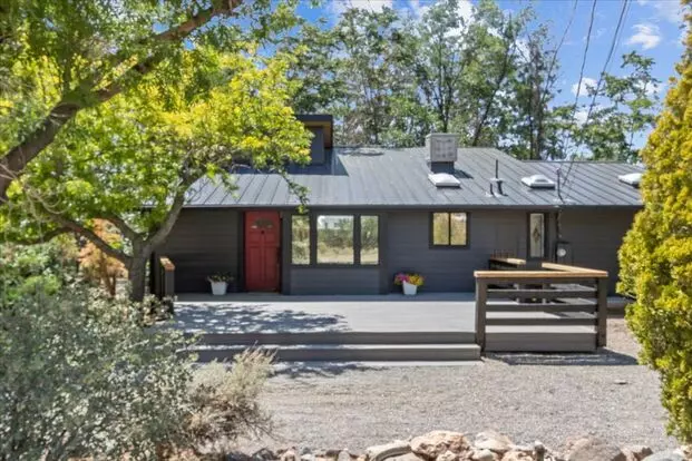 <b>beautiful Three Bedroom Home On Half Acre In S. Reno<br><br> Apartment for rent in Reno, NV