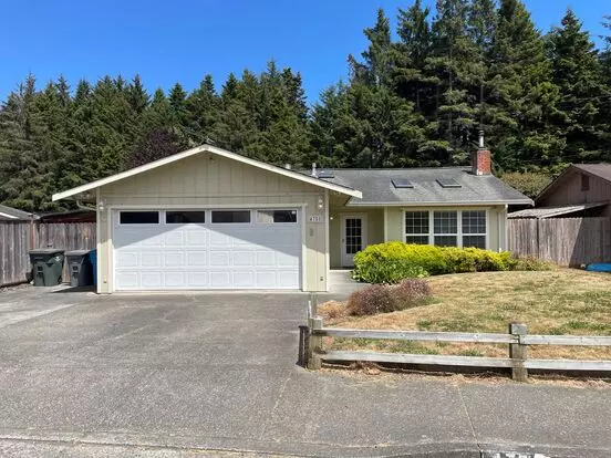 Charming 3-bedroom Home In Desirable Cutten Neighborhood Apartment for rent in Eureka, CA