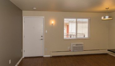 4 of 10 10 South Emerson Street Apartment for rent in Denver, CO