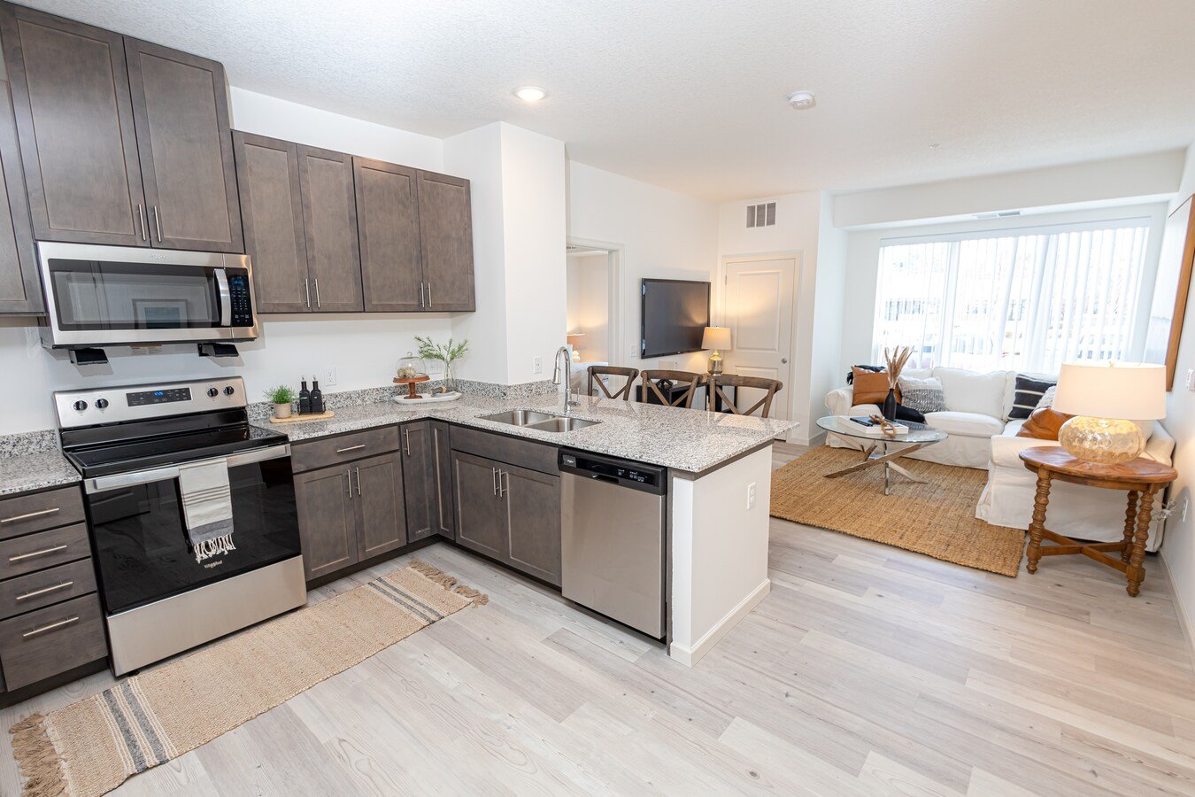 Vista Point Apartments 830 Wildwood Rd Mahtomedi, MN