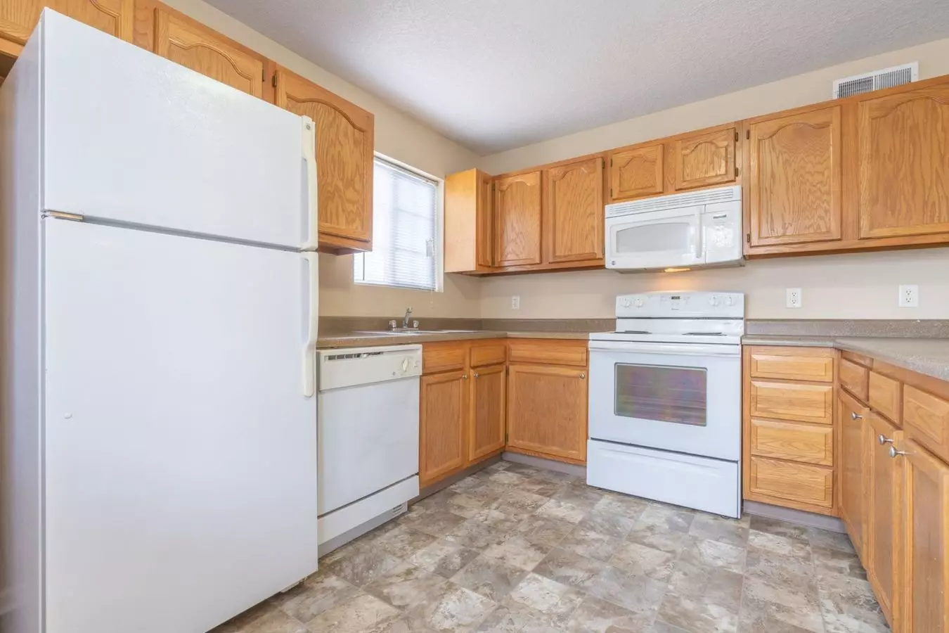 Polo Club Apartments - Unbeatable Location Apartment for rent in West Des Moines, IA