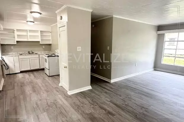 2 Bed / 1 Bath In Mobile, Al! Apartment for rent in Mobile, AL