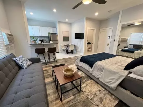 660 S Cloverdale Ave Apartment for rent in Los Angeles, CA 660 S Cloverdale Ave Apartment for rent in Los Angeles, CA