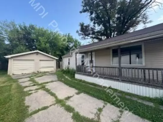 Spacious 3 Bed 1 Bath With 2 Car Garage And Fenced In Backyard Apartment for rent in Saginaw, MI