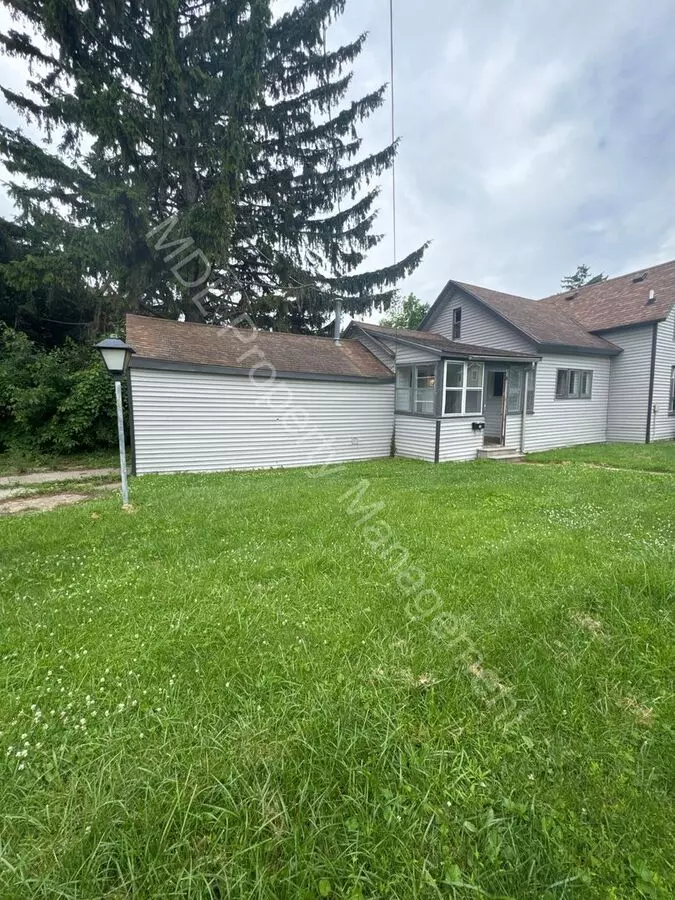 802 S Woodbridge St Apartment for rent in Saginaw, MI