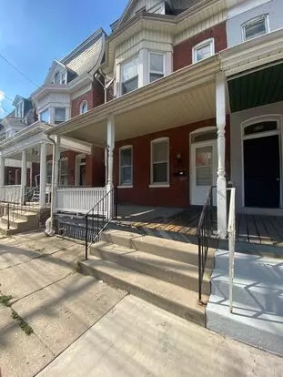 Available Now - Spacious 5 Bedroom, 1 Bath Home Located In York City. Apartment for rent in York, PA