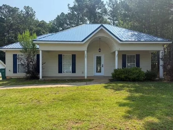 Charming 3br Home With Bonus Room & Screened Porch In Harwell Hills Apartment for rent in Opelika, AL