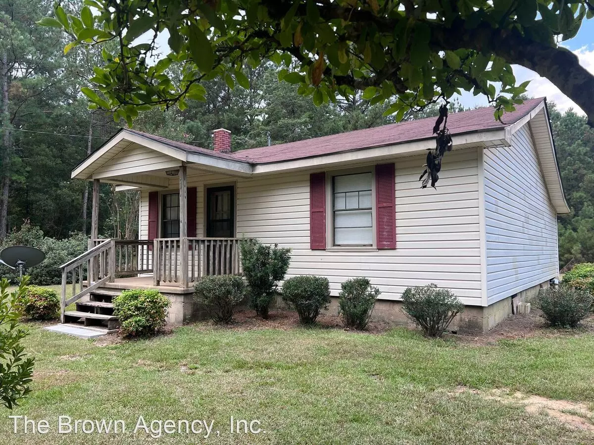 1215 Connection Rd House for rent in Notasulga, AL
