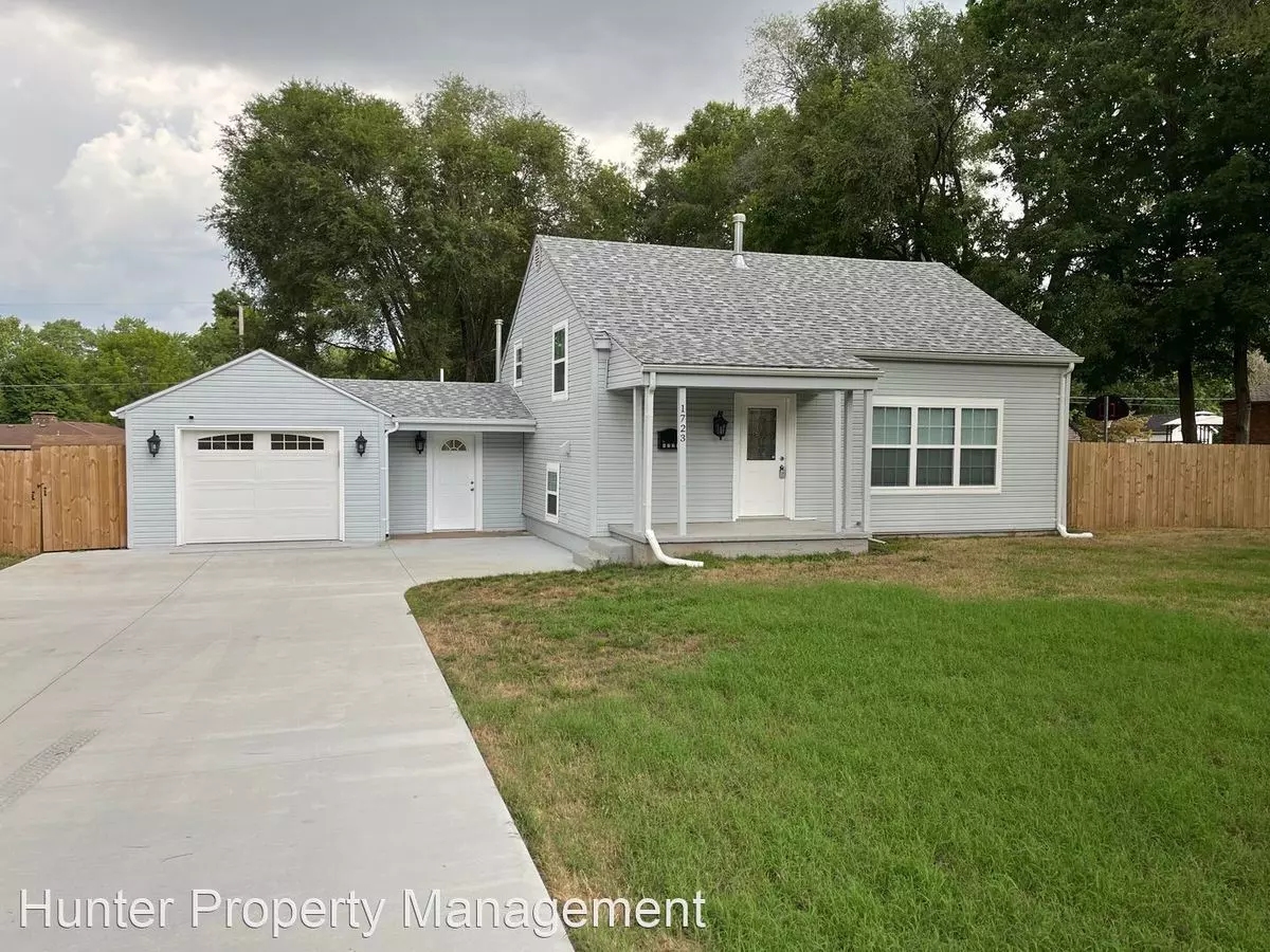 3 Bedroom 1.5 Bath 2 Car Garage Home Waiting For You -coming Soon House for rent in Springfield, MO