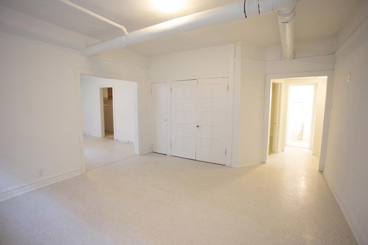 1 Bedroom 1 Bathroom Apartment for rent at 5034-5046 S. Woodlawn Avenue in Chicago, IL