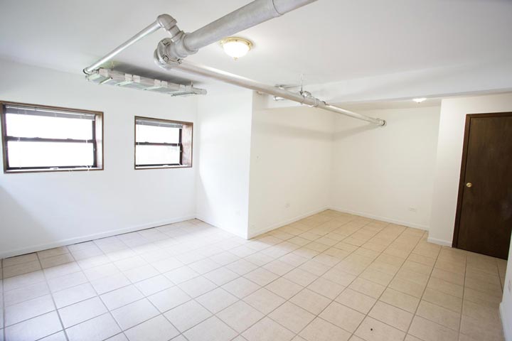 4 Bedrooms 2 Bathrooms Apartment for rent at 5339-5345 S. Woodlawn Avenue in Chicago, IL