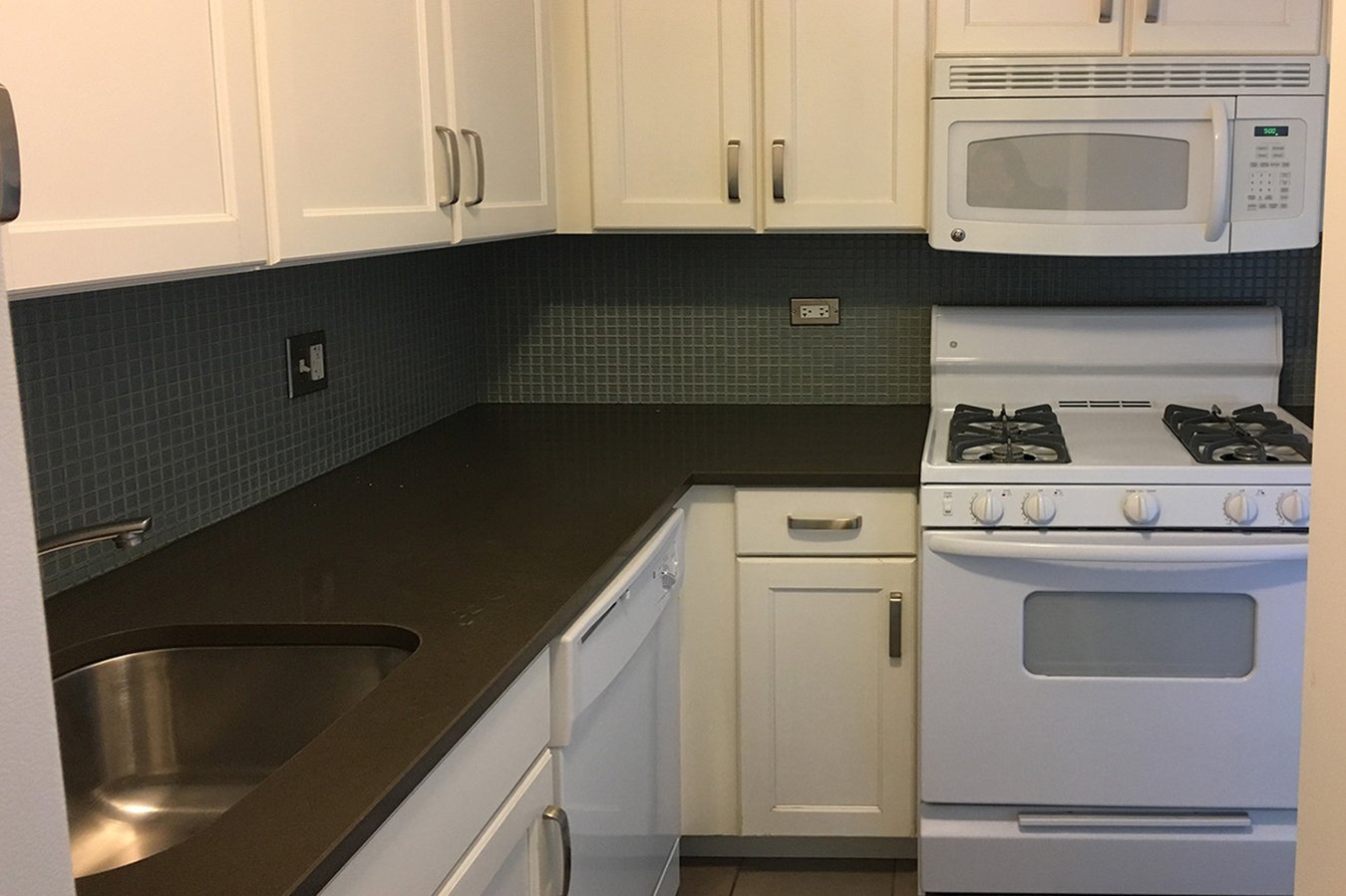 1 Bedroom 1 Bathroom Apartment for rent at East Park Tower in Chicago, IL