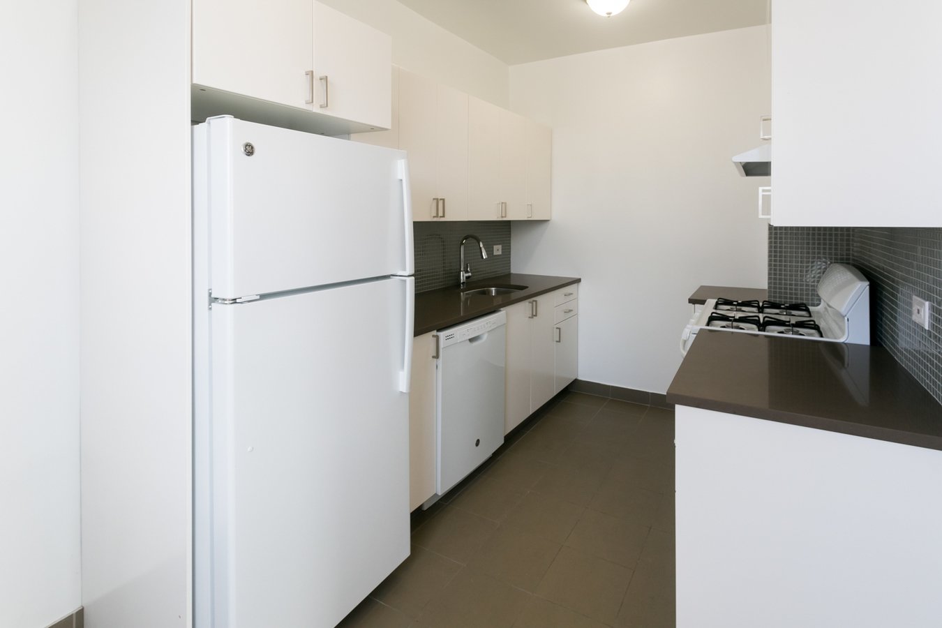 1 Bedroom 1 Bathroom Apartment for rent at East Park Tower in Chicago, IL