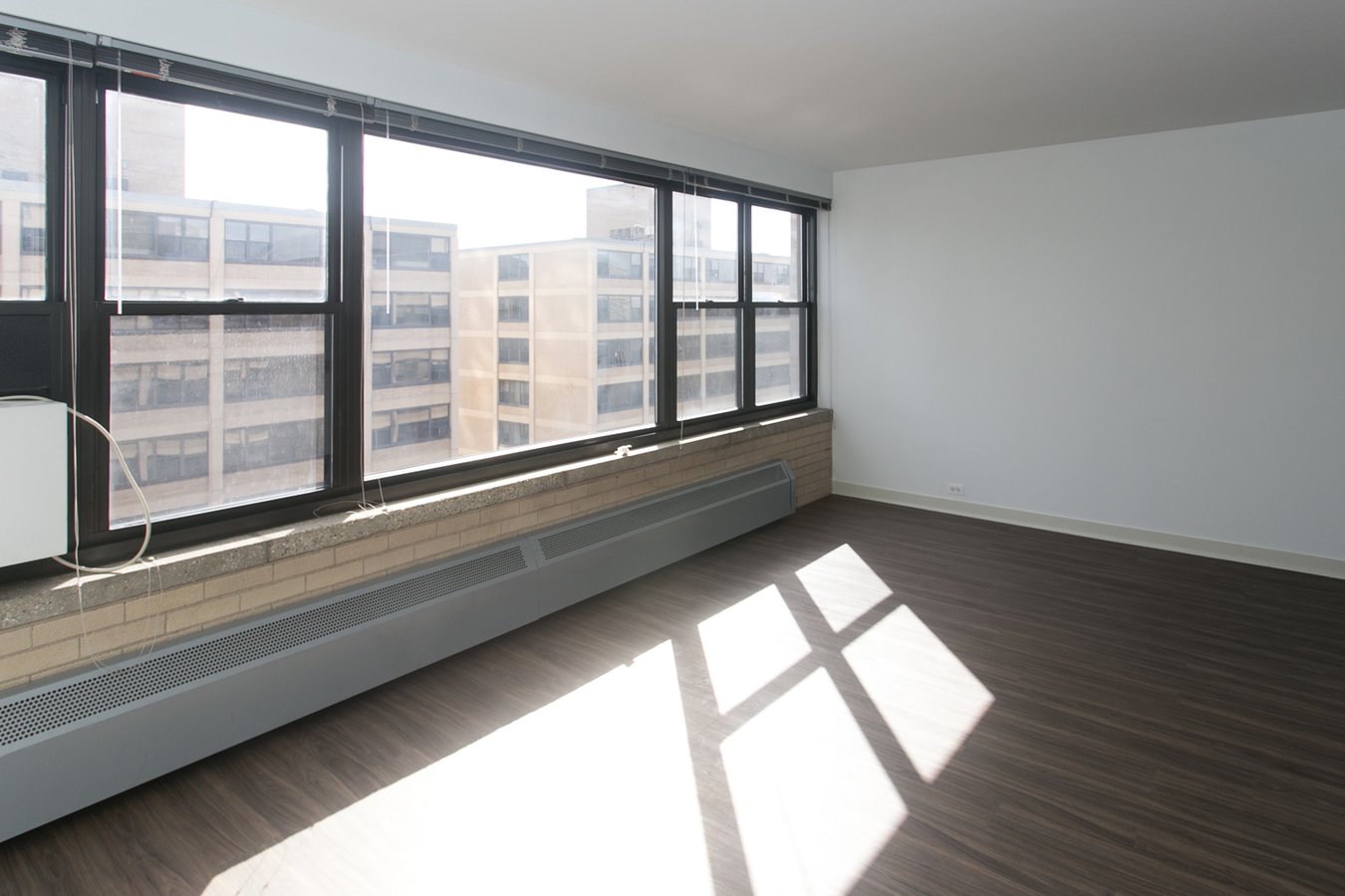 Studio 1 Bathroom Apartment for rent at Algonquin Apartments in Chicago, IL