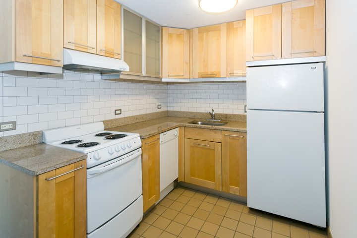 2 Bedrooms 1 Bathroom Apartment for rent at The Blackwood in Chicago, IL