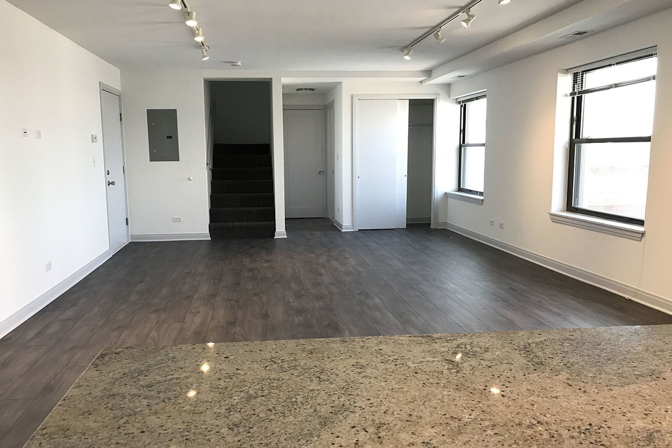 3 Bedrooms 1 Bathroom Apartment for rent at The Del Prado in Chicago, IL