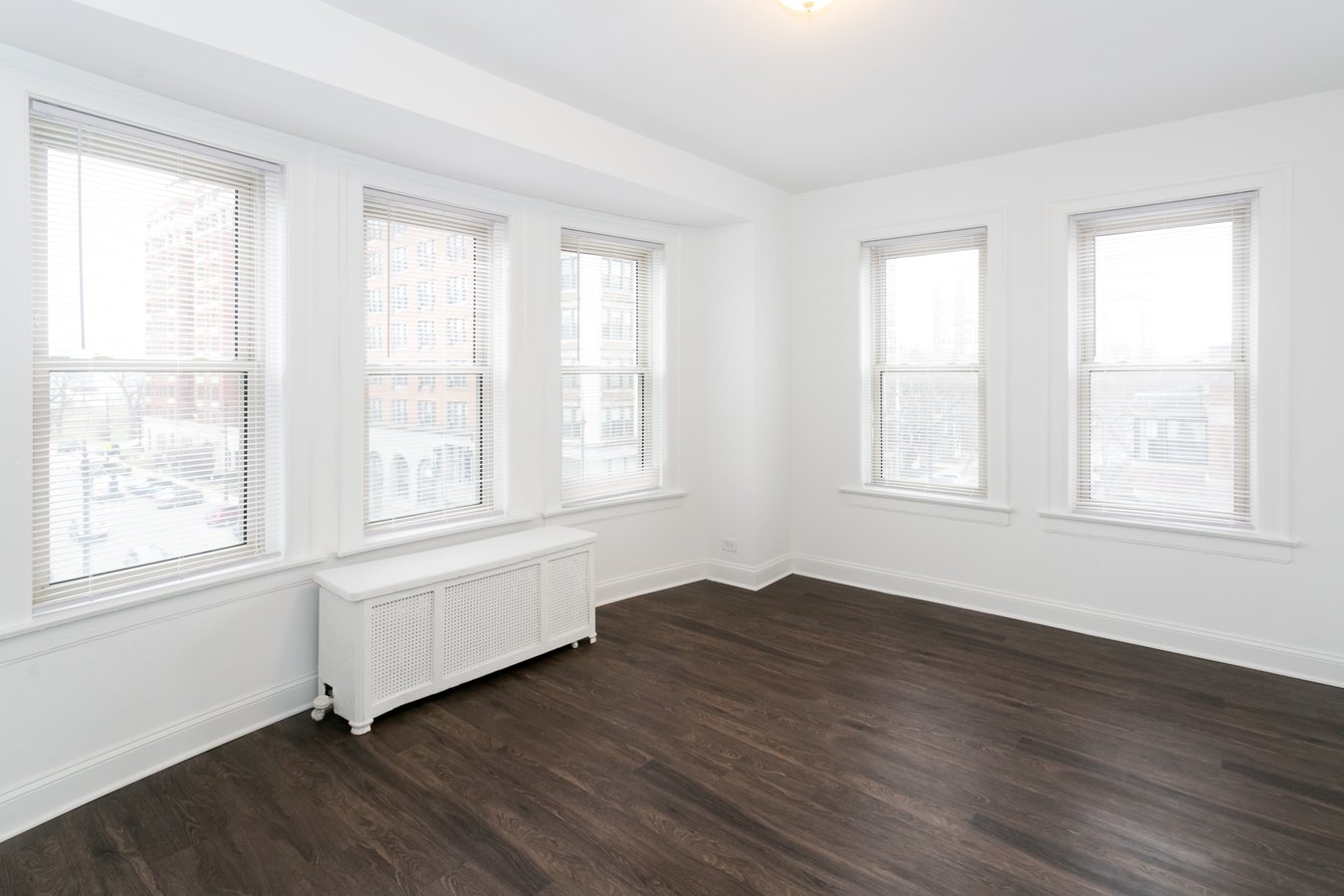 2 Bedrooms 1 Bathroom Apartment for rent at East Park Tower in Chicago, IL